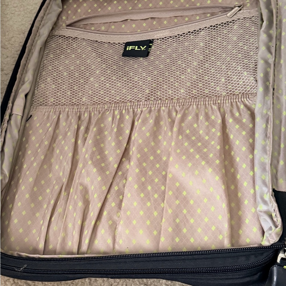 Black and Green Men's Travel Bag - Picture 5 of 5